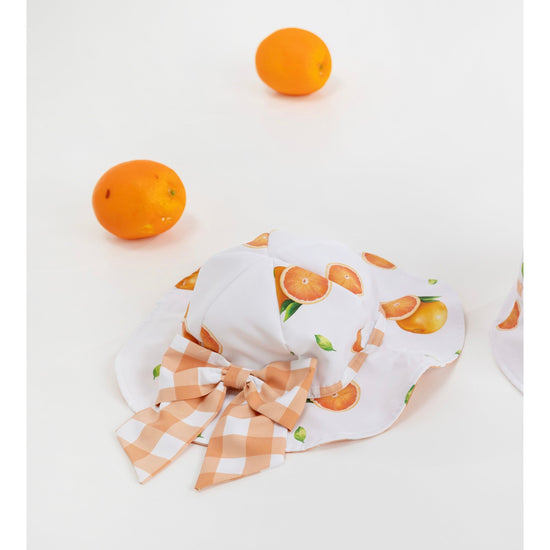 Load image into Gallery viewer, Meia Pata oranges sun hat for girls - Adora Childrenswear
