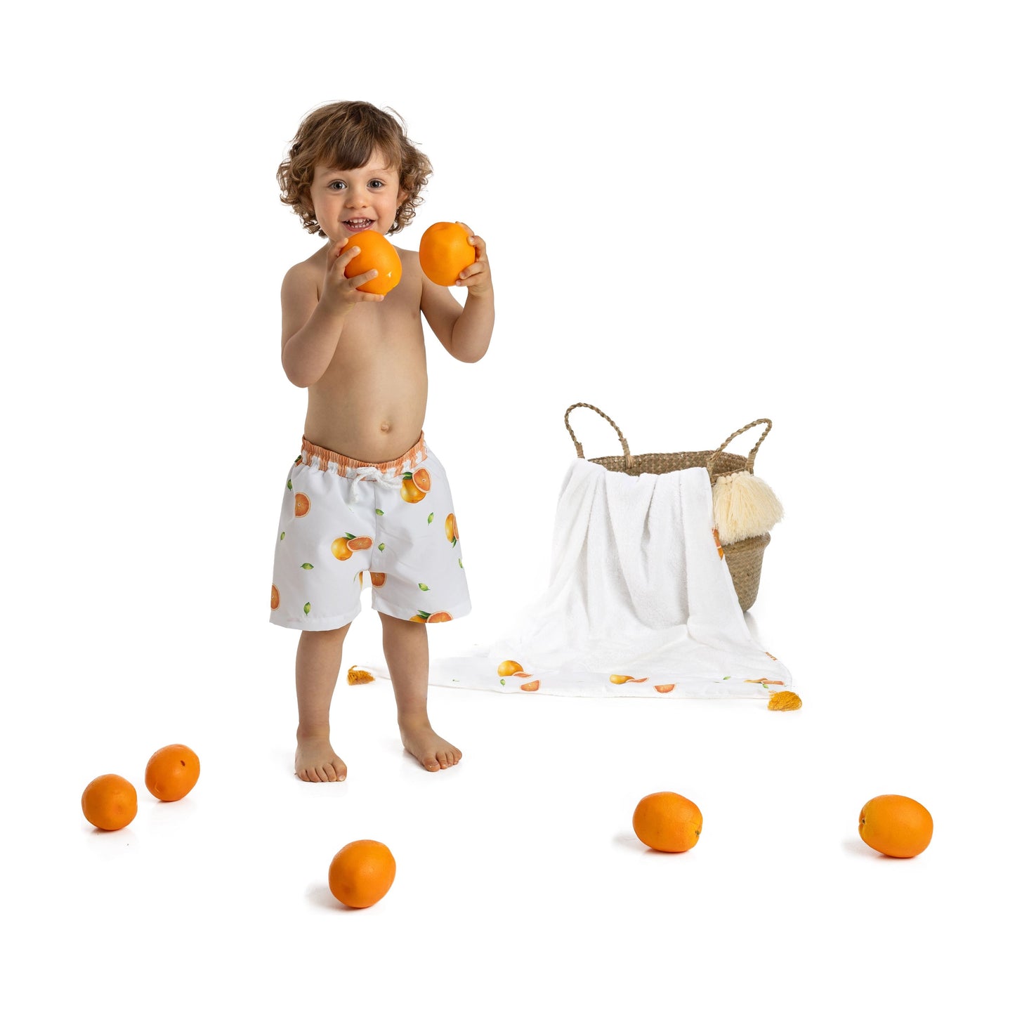 Load image into Gallery viewer, Boys Meia Pata shorts in oranges print - Adora Childrenswear 
