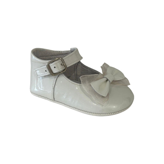 Baby pre walker shoes in white with a bow - Andanines