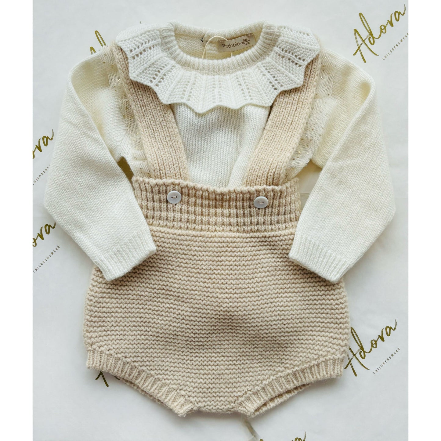 Load image into Gallery viewer, Beige and cream knitted set for baby girls - Wedoble

